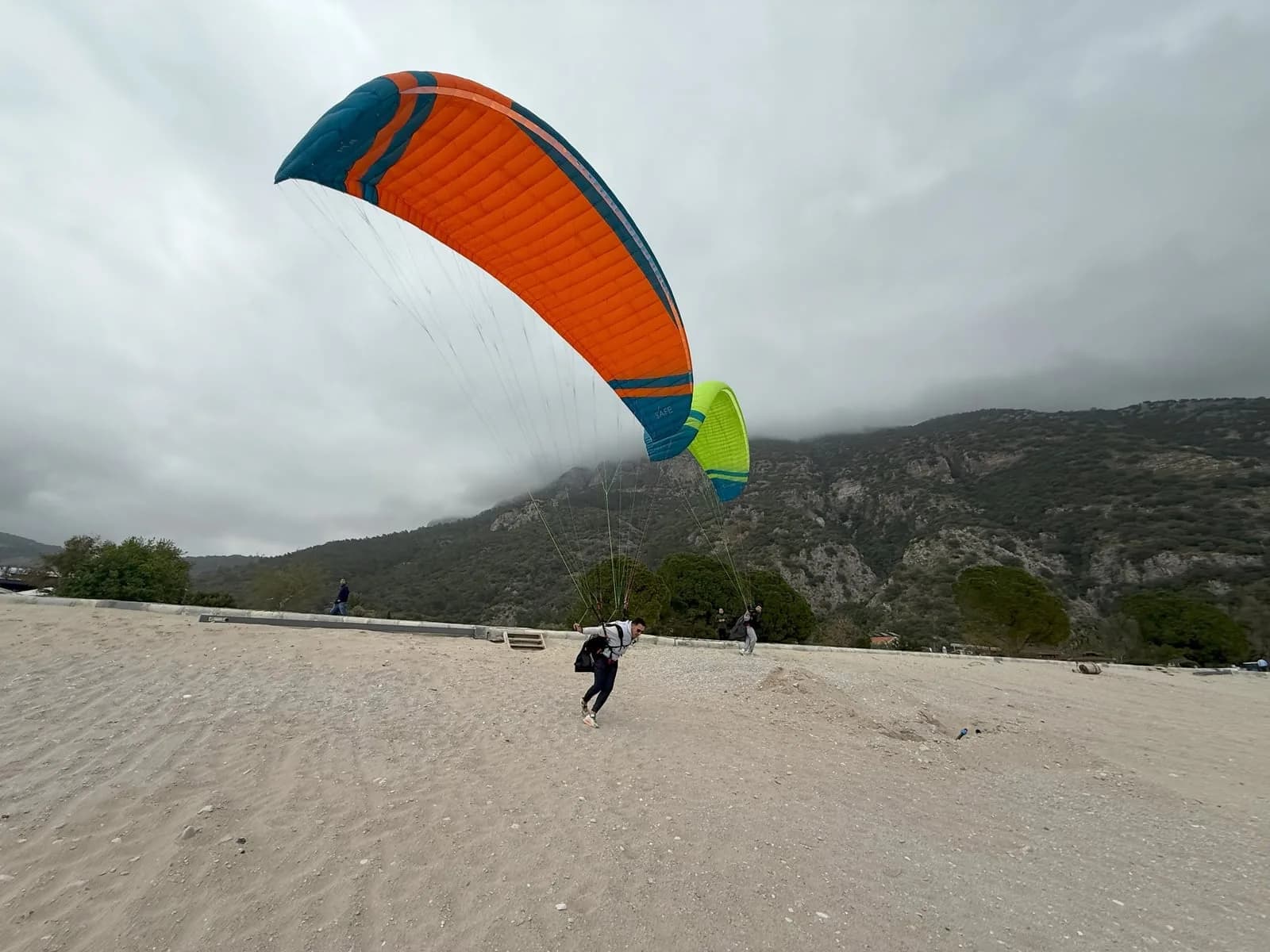 Ground handling with the SAFE and Glide wings